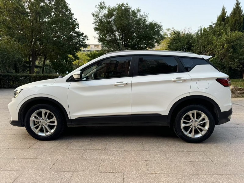 邢台20年吉利缤越4