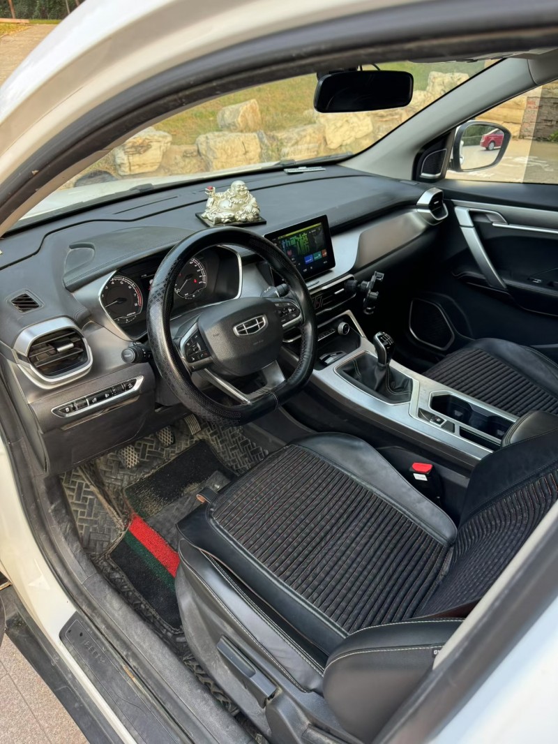 邢台20年吉利缤越5