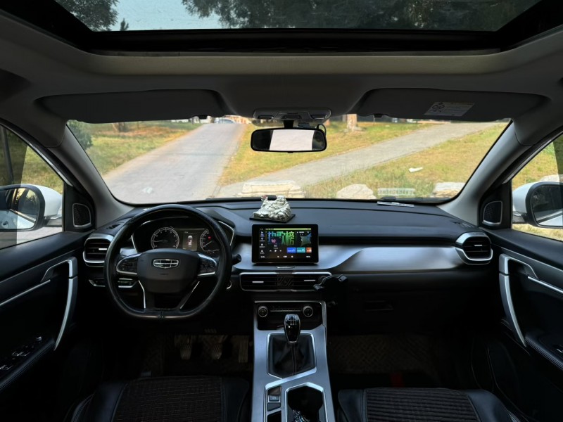 邢台20年吉利缤越8