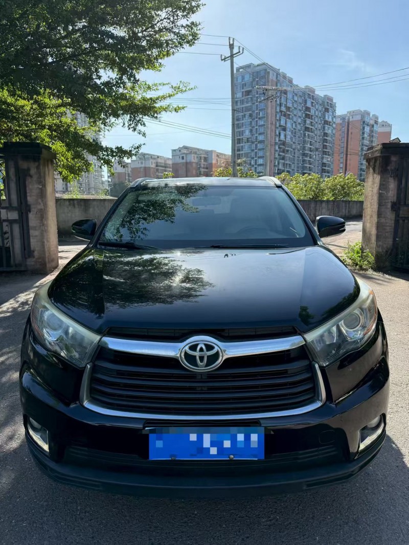 防城港15年丰田汉兰达1