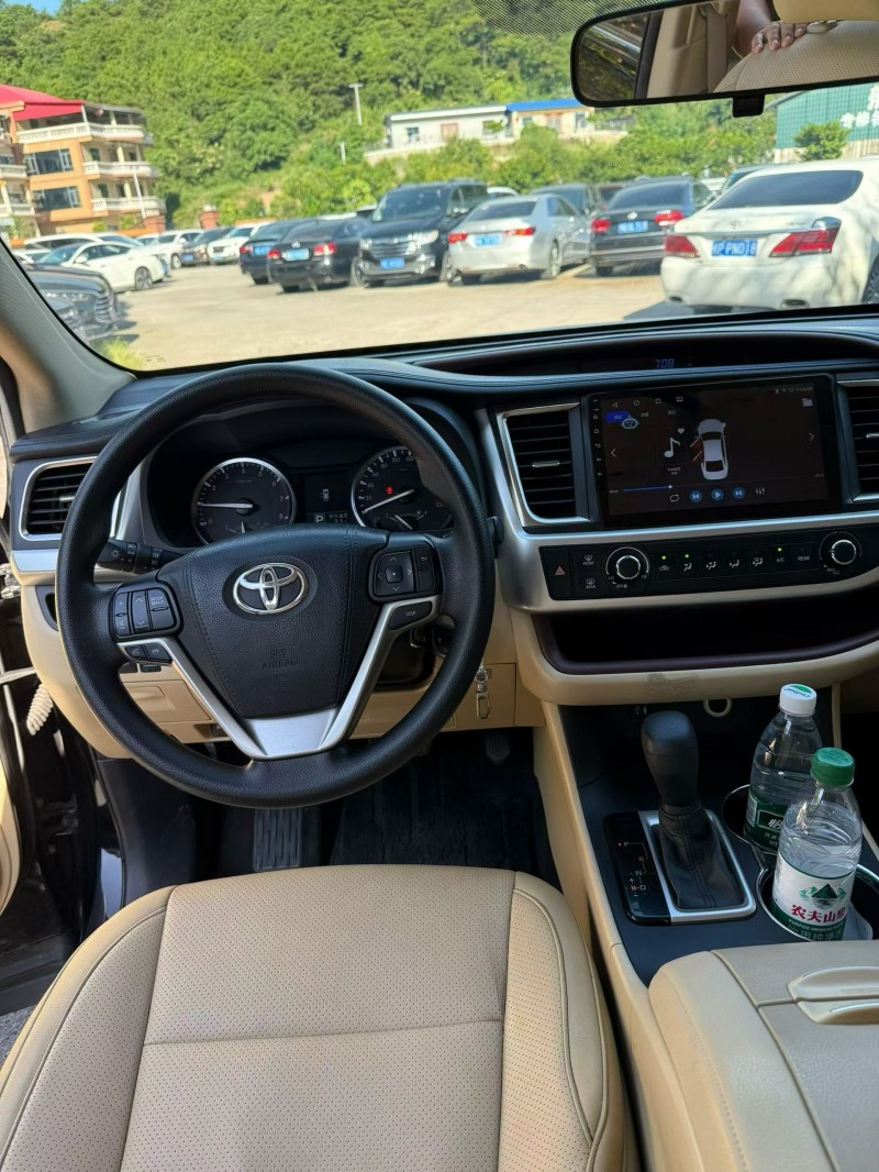 防城港15年丰田汉兰达4