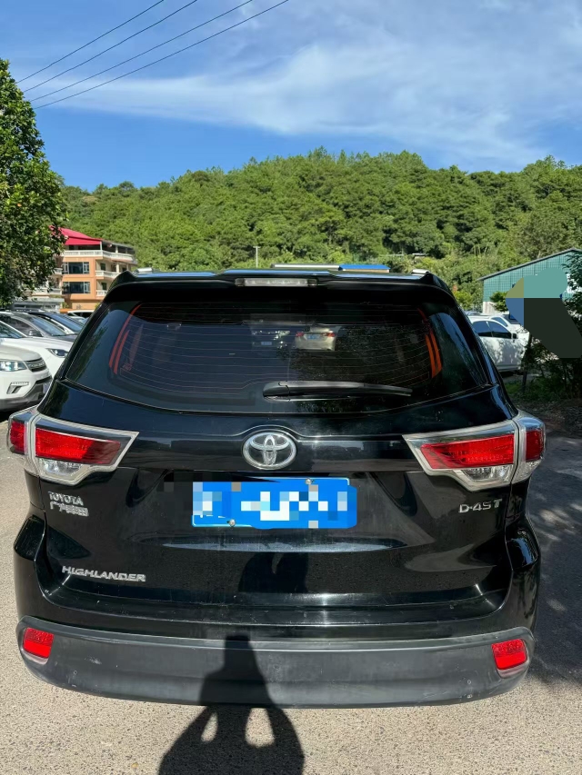 防城港15年丰田汉兰达5