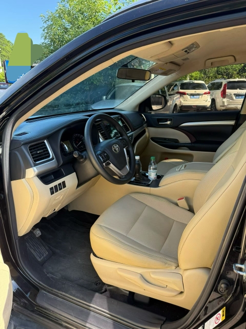 防城港15年丰田汉兰达6