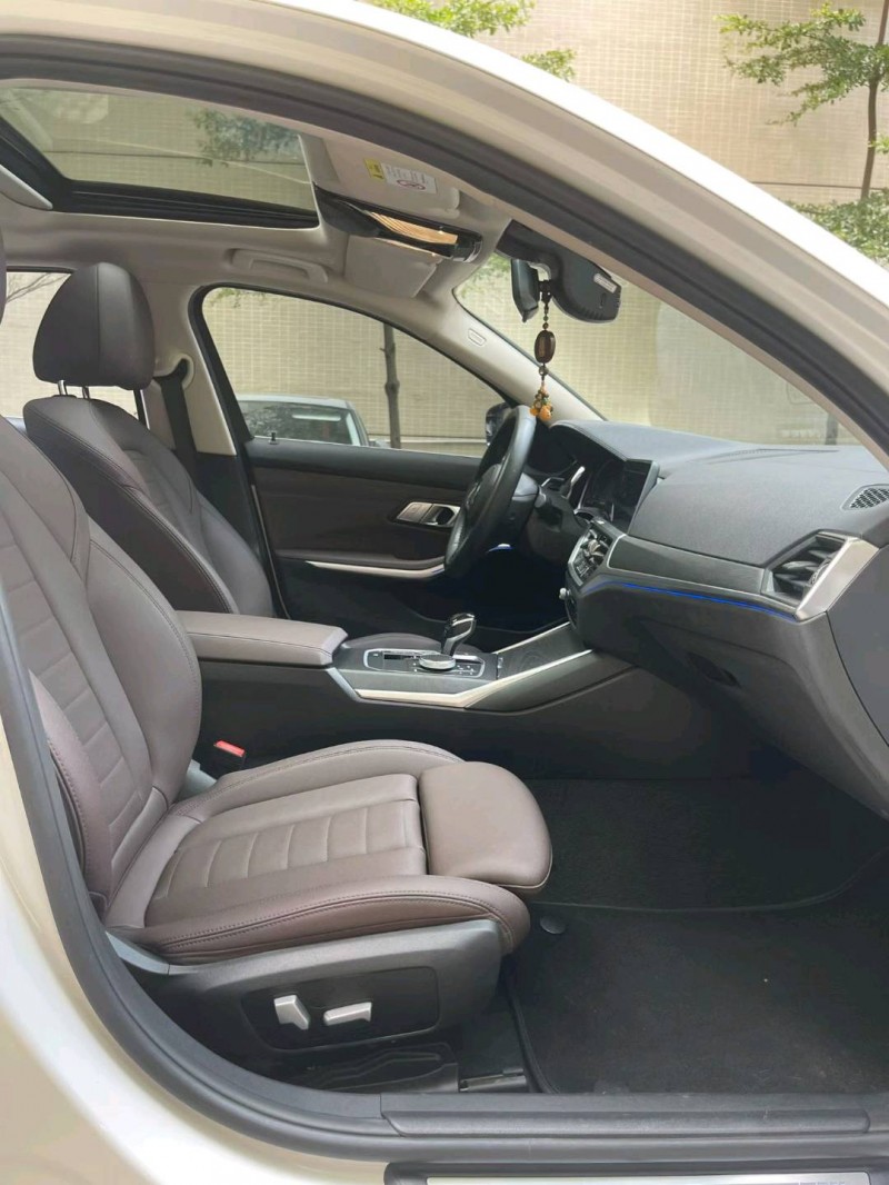 佛山20年宝马3系7