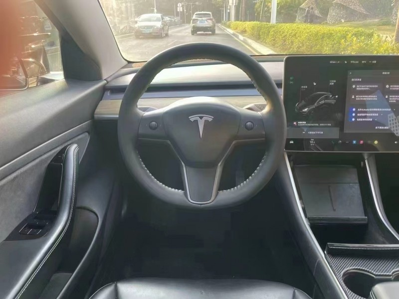 深圳20年特斯拉MODEL 37