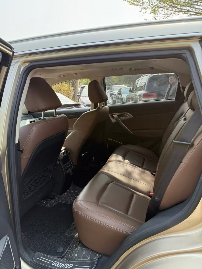 防城港17年吉利博越5