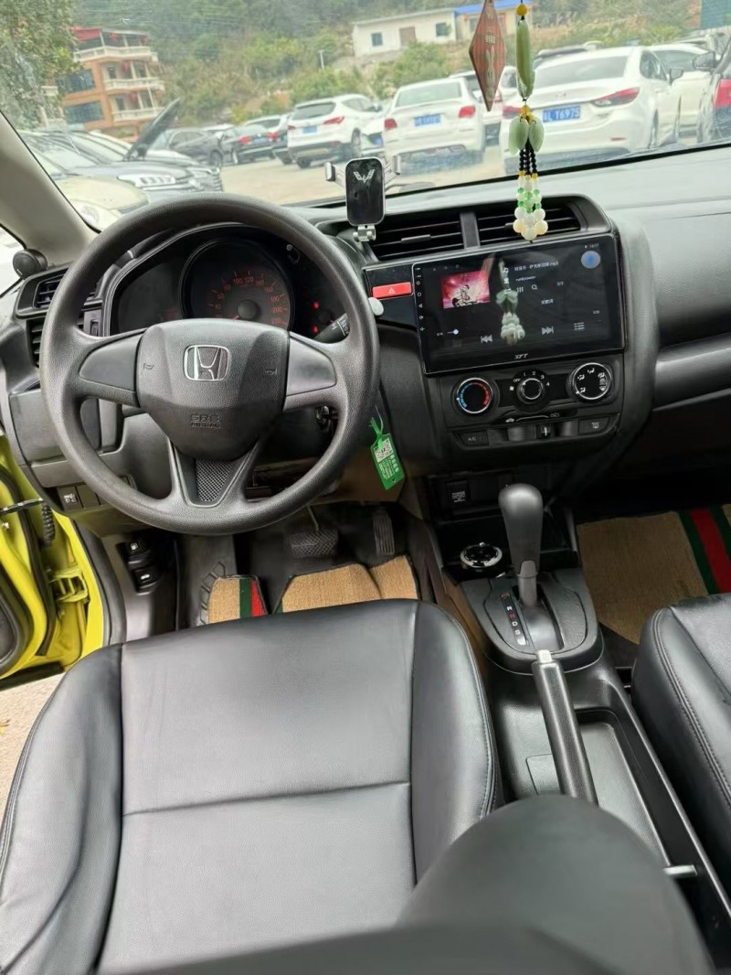 防城港17年本田飞度4