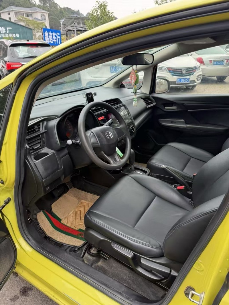 防城港17年本田飞度5