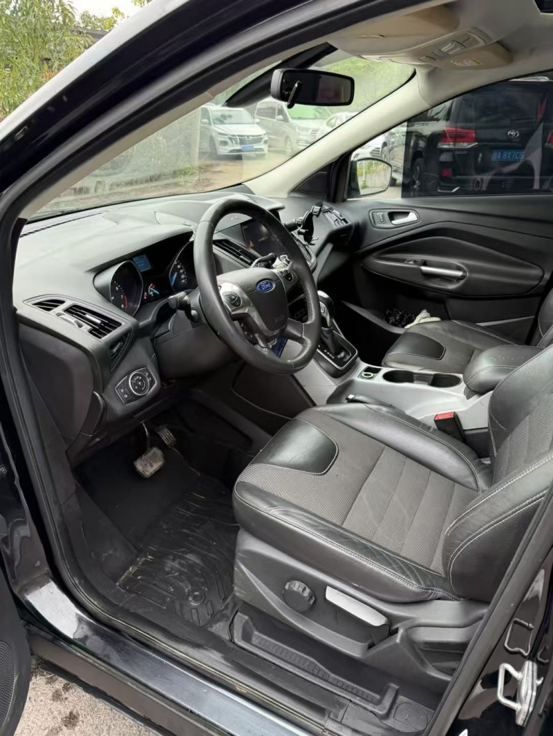 防城港15年福特翼虎6