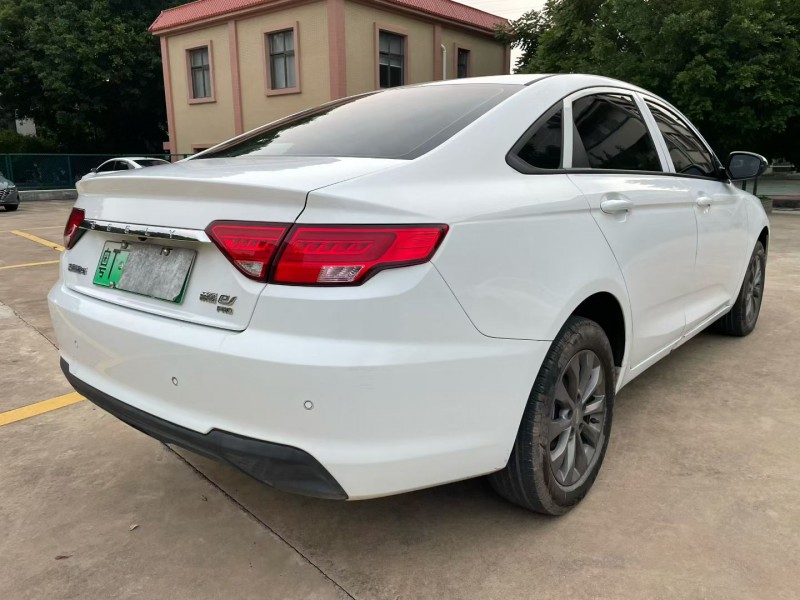 中山23年吉利帝豪4