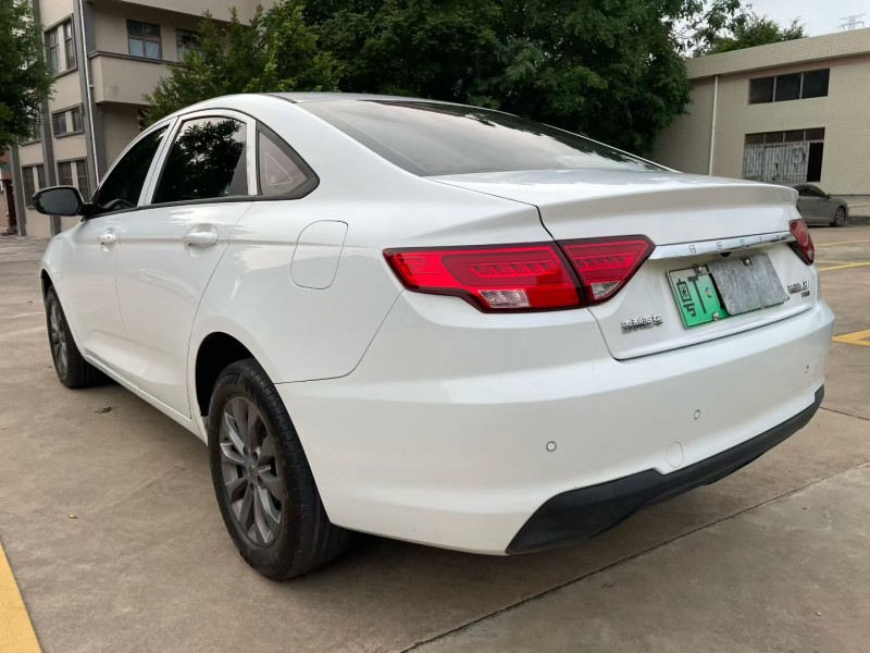 中山23年吉利帝豪5