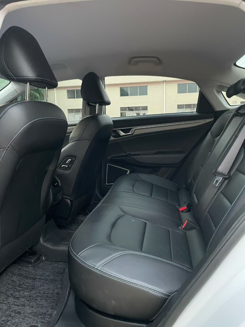 中山23年吉利帝豪6