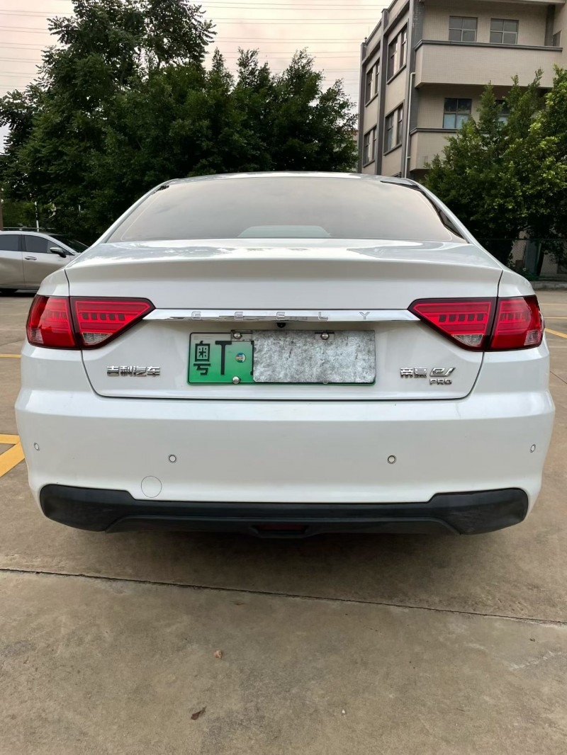 中山23年吉利帝豪9