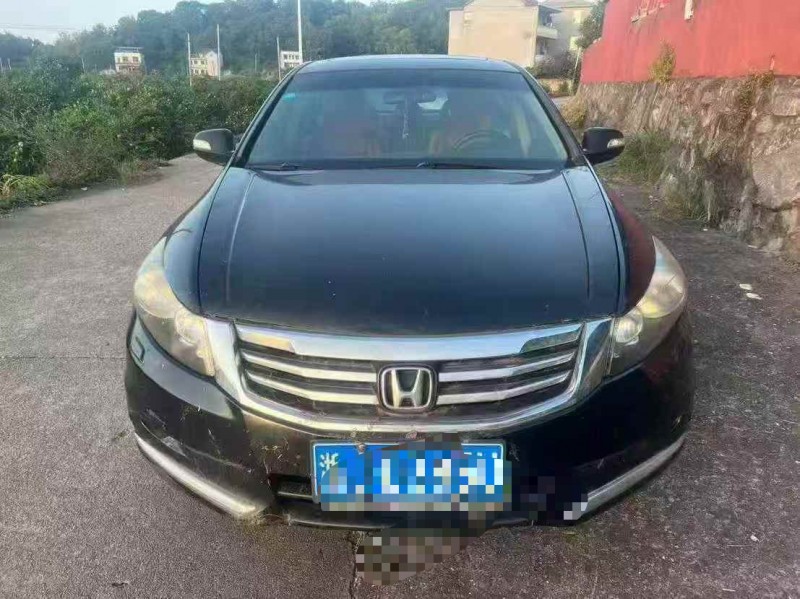 温州13年本田雅阁1