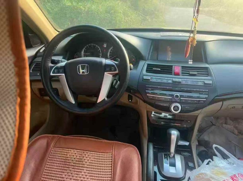 温州13年本田雅阁4