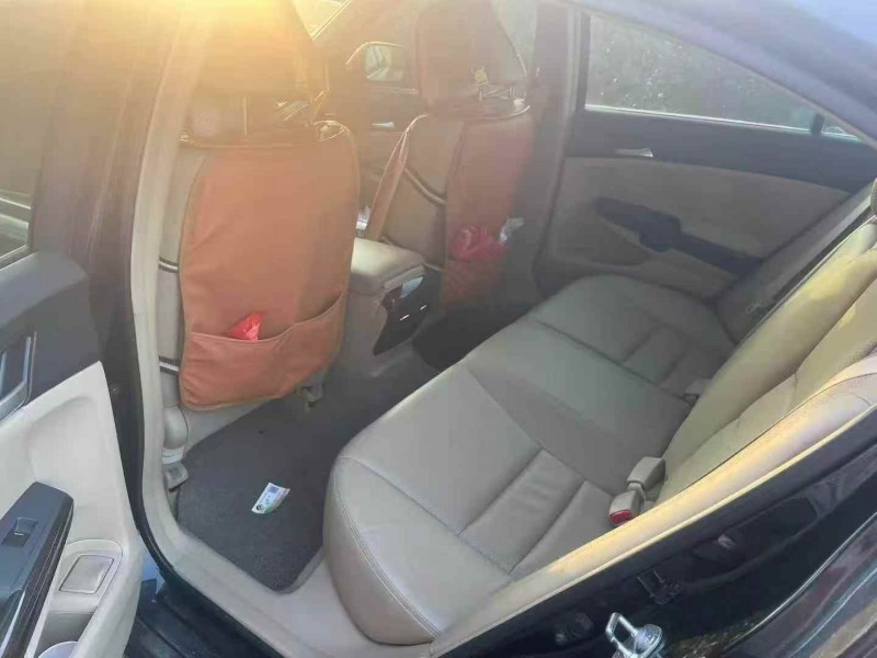 温州13年本田雅阁6