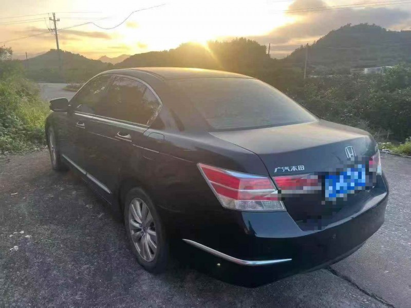 温州13年本田雅阁7