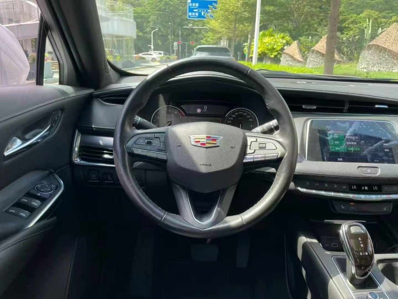 深圳20年凯迪拉克XT47