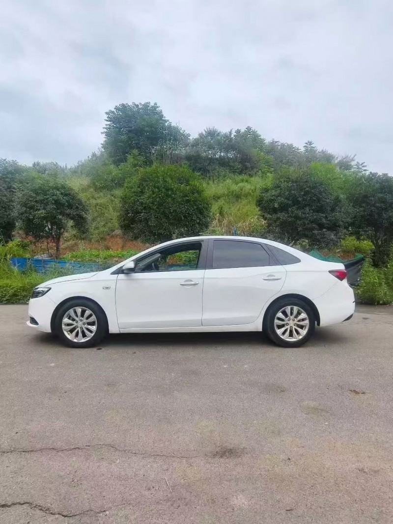 娄底21年别克英朗6