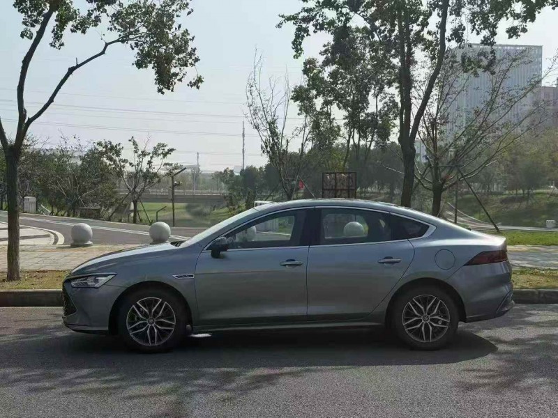 武汉24年比亚迪秦8