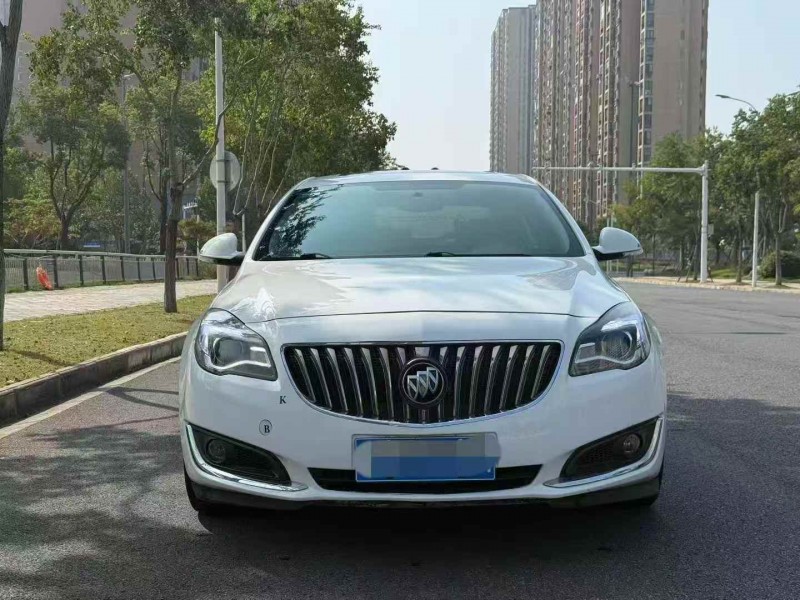 武汉16年别克君威1