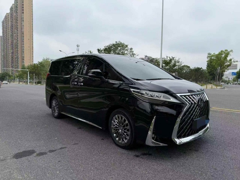 黄石23年雷克萨斯LM雷尔法2