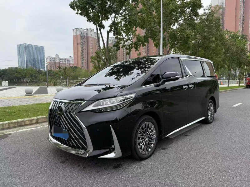 黄石23年雷克萨斯LM雷尔法3