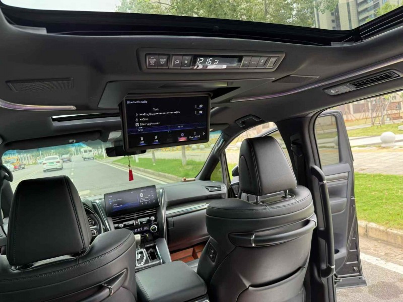 黄石23年雷克萨斯LM雷尔法7