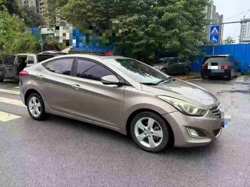 南宁13年现代朗动3