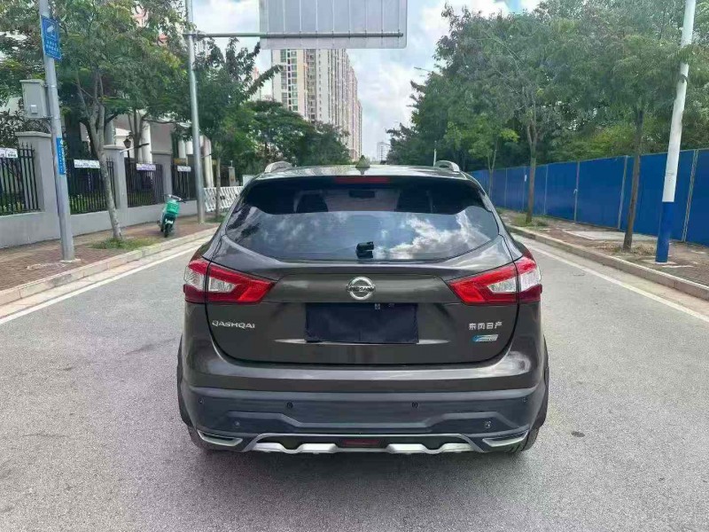 南宁16年日产逍客9