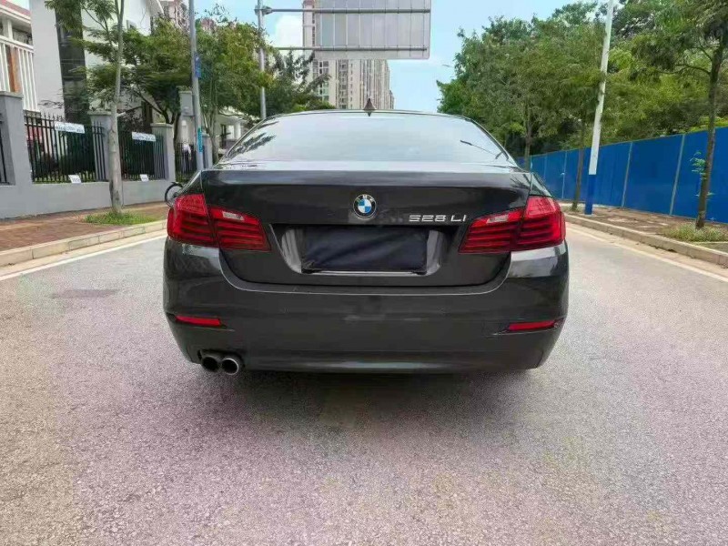 南宁17年宝马5系9