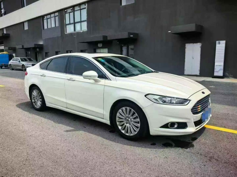 重庆15年福特蒙迪欧2