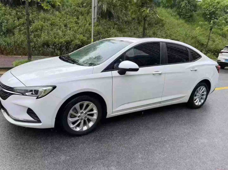 南宁20年别克威朗8