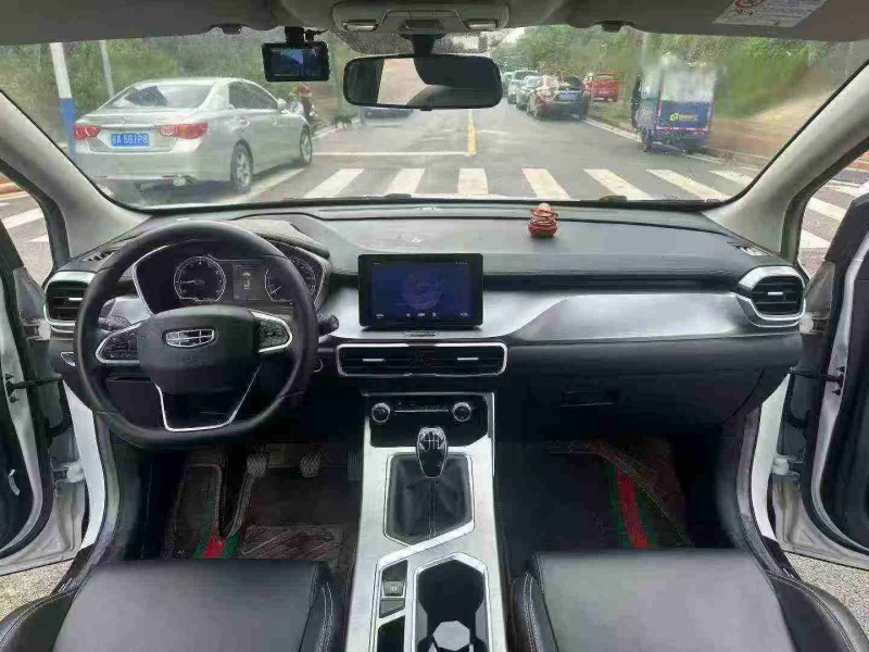 南宁20年吉利缤越5