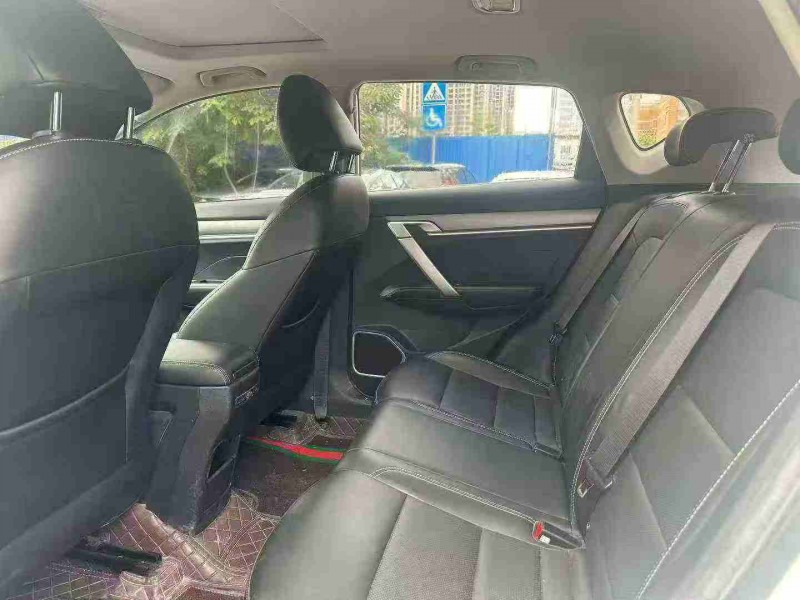 南宁20年吉利缤越6