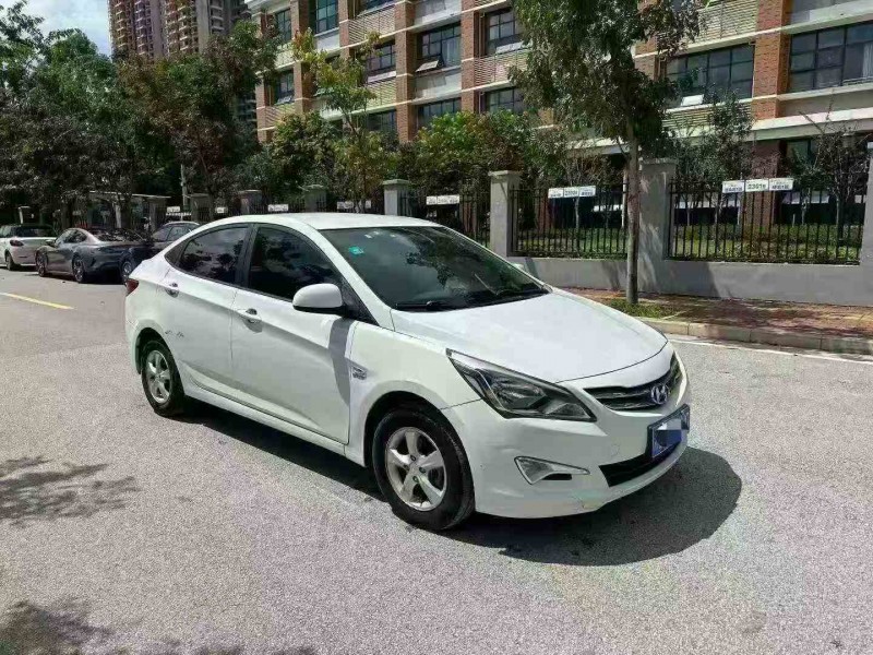 南宁18年现代瑞纳2