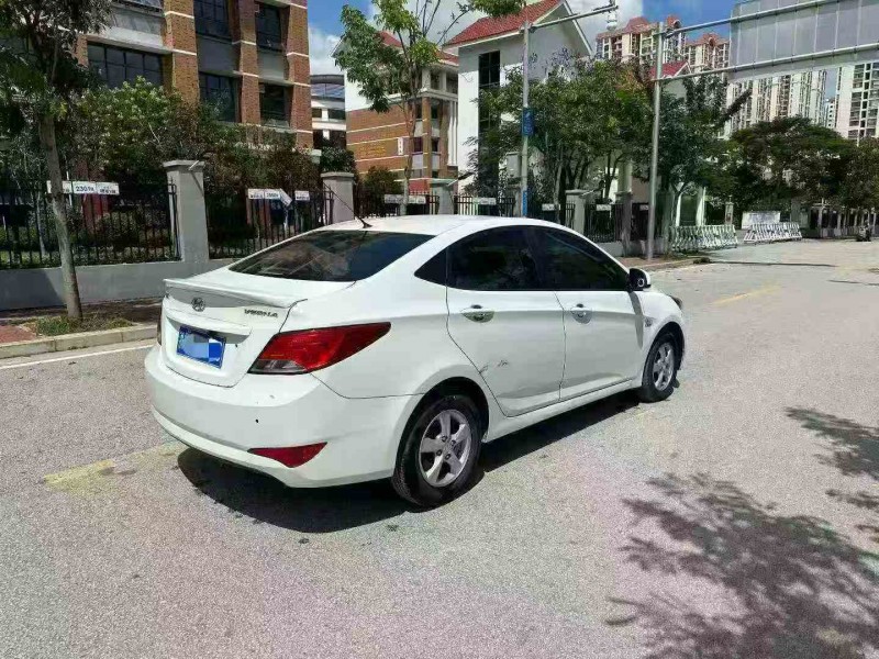 南宁18年现代瑞纳8