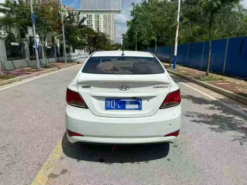 南宁18年现代瑞纳9