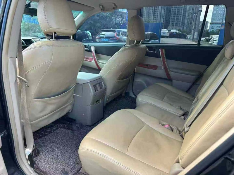 南宁11年丰田汉兰达6