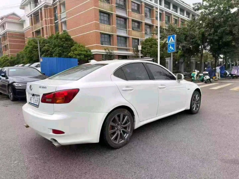 南宁07年雷克萨斯IS8
