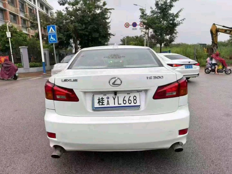 南宁07年雷克萨斯IS9