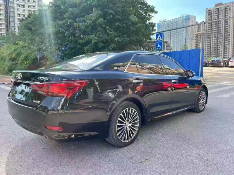 南宁18年丰田皇冠7