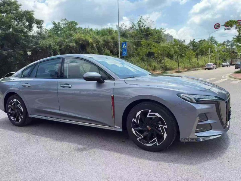 南宁24年红旗H62