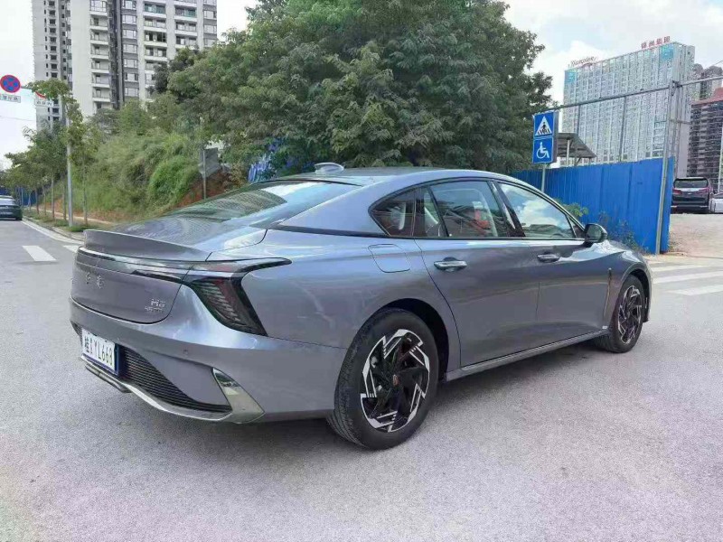 南宁24年红旗H67