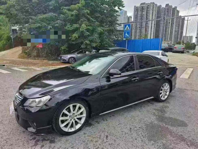 南宁11年丰田锐志2