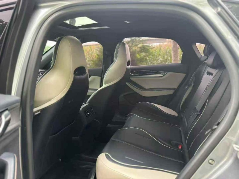 咸阳22年比亚迪秦4