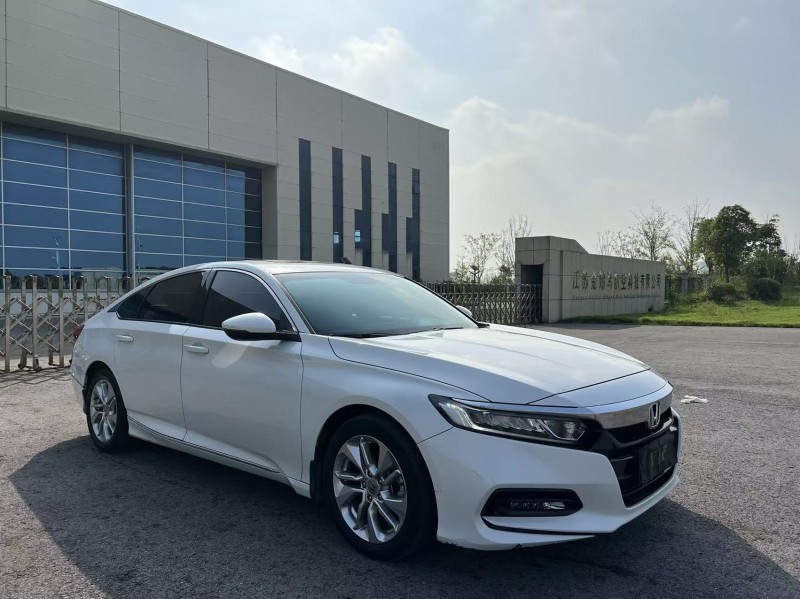 盐城19年本田雅阁2