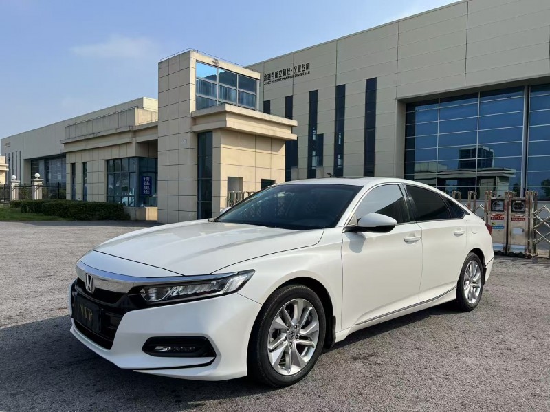盐城19年本田雅阁3