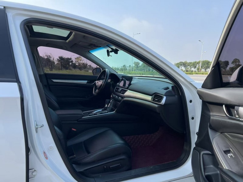 盐城19年本田雅阁6