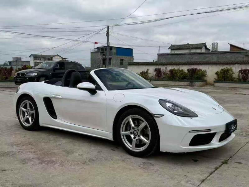 毕节17年保时捷7183